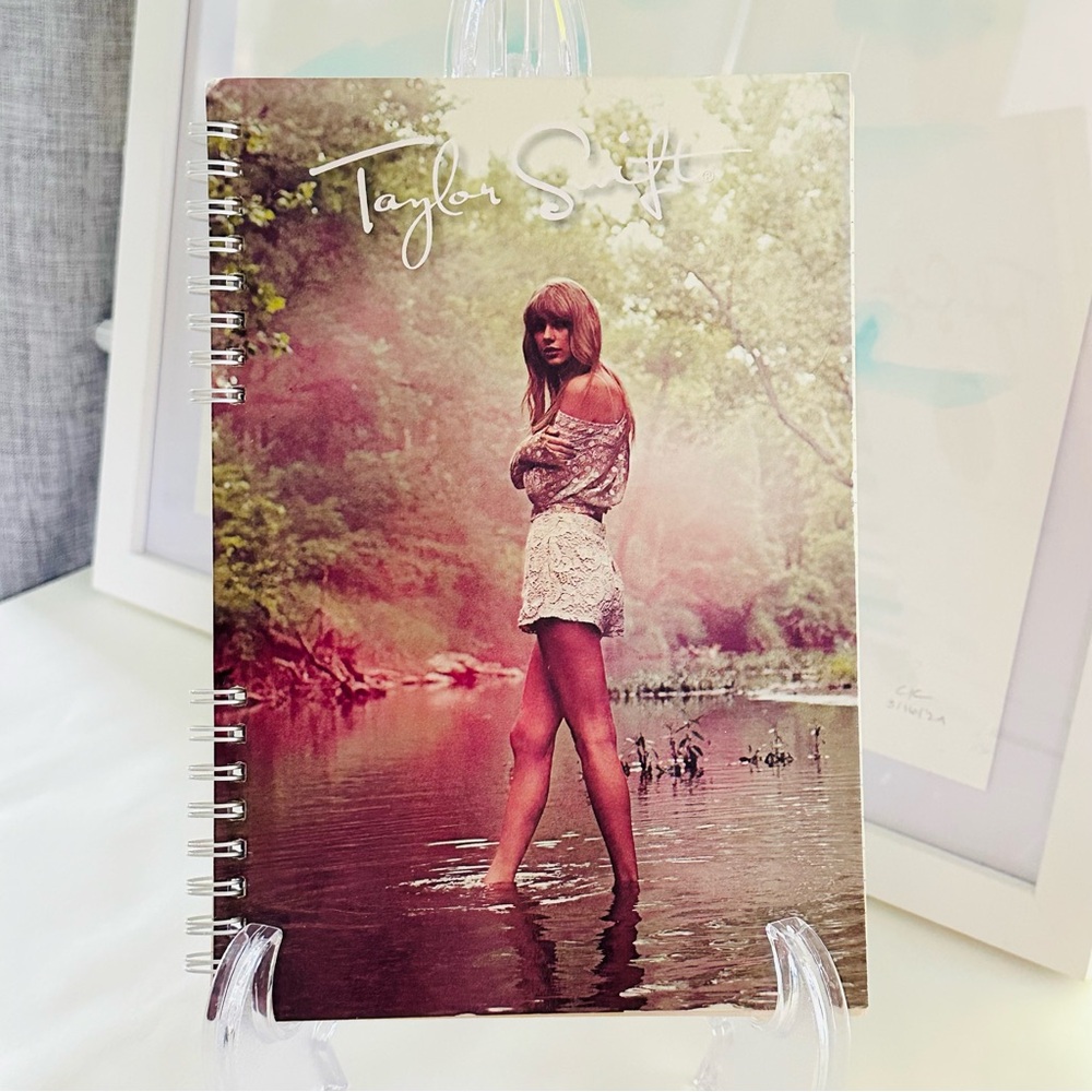 Taylor Swift 2012 Official Spiral Notebook